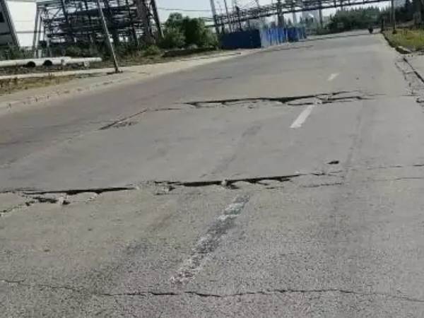 Common diseases and maintenance points of asphalt pavement in roads and bridges_1